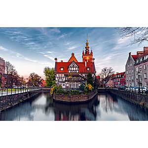 San Francisco to Gdansk Poland $448 Go Light or $503 Go Smart RT Airfares on SAS (Scandinavian Airlines) - Flexible Ticket Travel August - March 2023